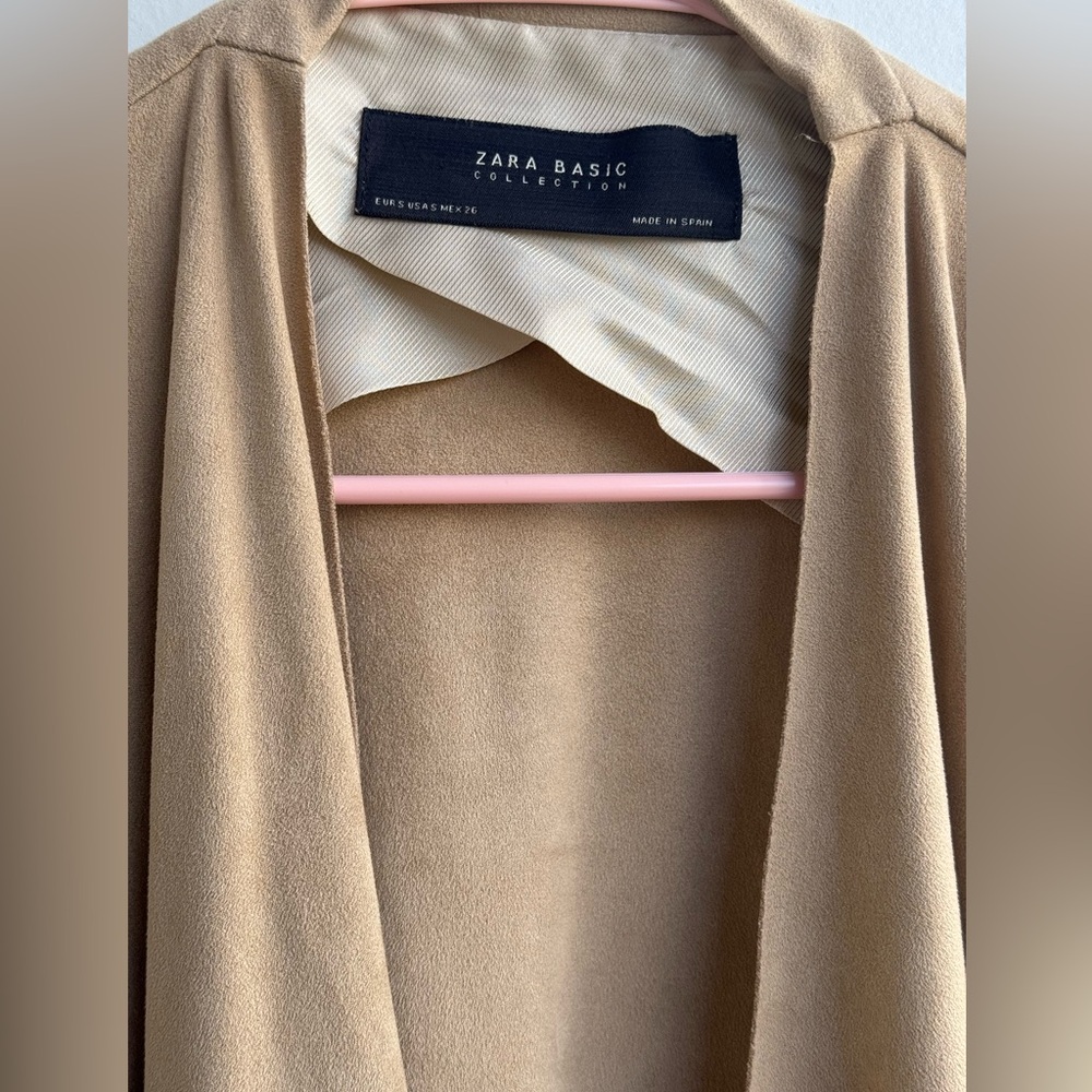 Zara brand vest, size M, beige color.